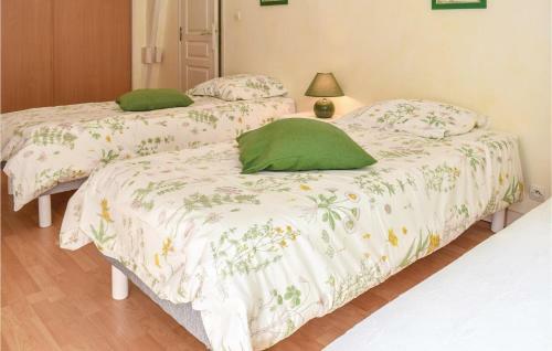 Holiday Home Manche P-854