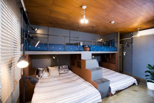 Hostal Sis N Bro Guesthouse