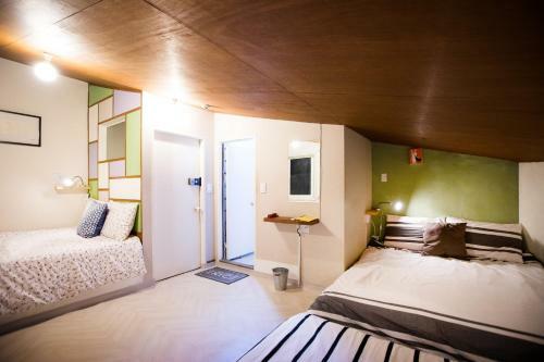 Hostal Sis N Bro Guesthouse