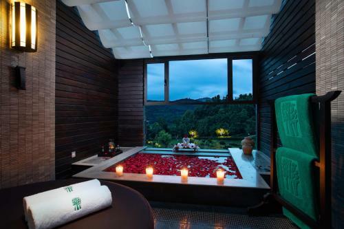 Tengchong Hotel Hotspring Village