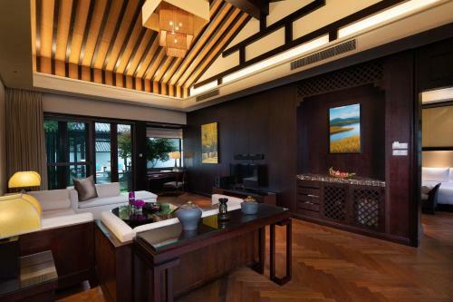 Tengchong Hotel Hotspring Village