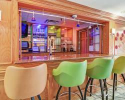 Hotel Comfort Inn And Suites - Airport