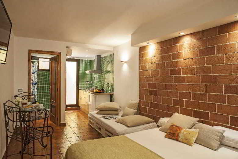 Ainb Las Ramblas-guardia Apartments