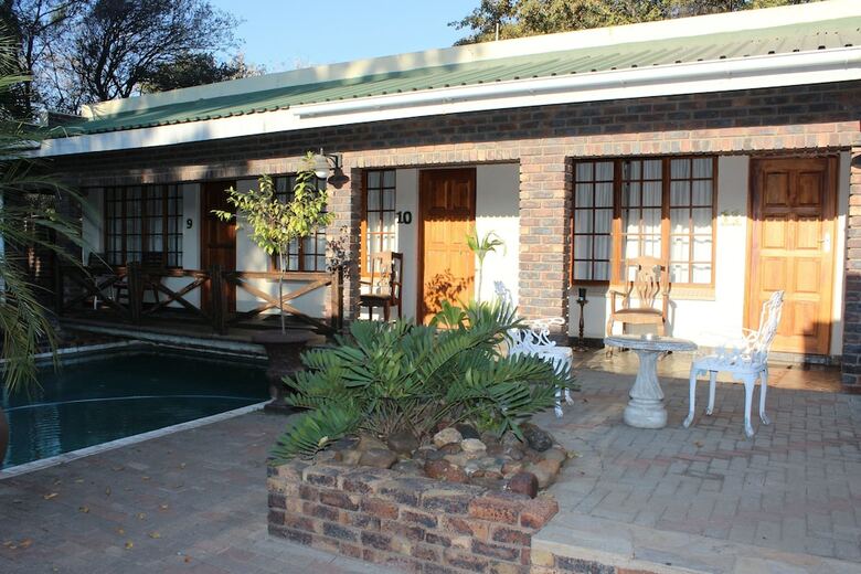 Hostal Royal Game Guest House