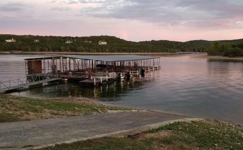 Hotel Kings Cove Resort