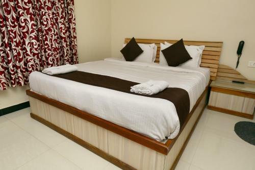 Hotel Alwoodland Residency