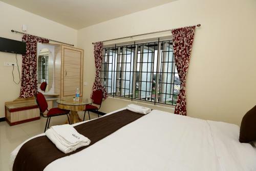 Hotel Alwoodland Residency