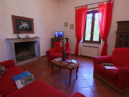 Hostal Holiday Home Marchese Gualdo Cattaneo