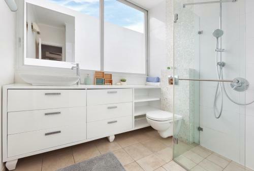 Pinsker - New 2 Bedroom Apartment