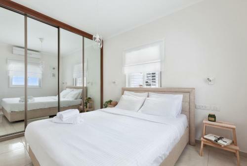 Pinsker - New 2 Bedroom Apartment