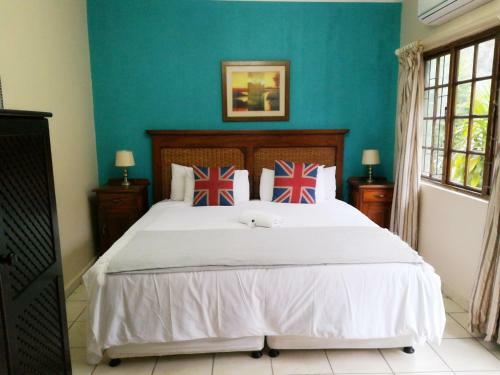 Hostal La Familia Guest House
