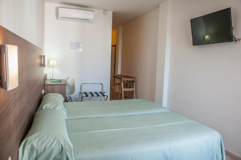 Apartamentos Loar Ferreries