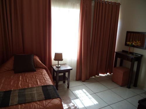 Hostal Heatherdale Guesthouse & Shuttle Services