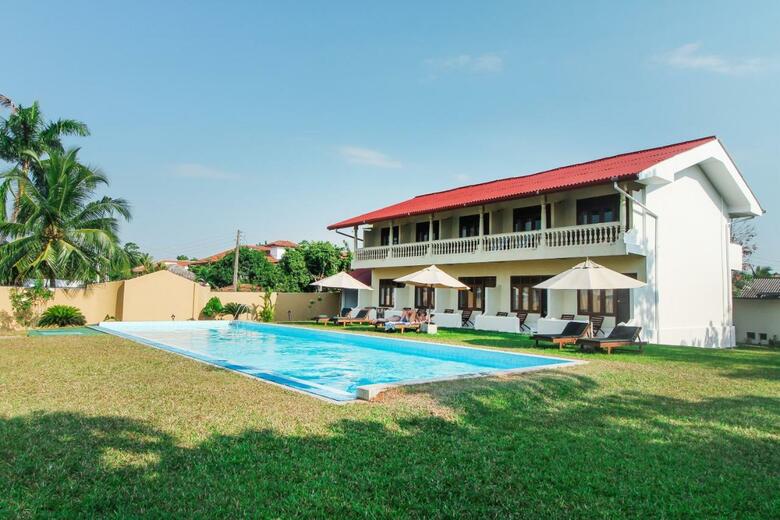 Hotel Kalla Bongo Lake Resort