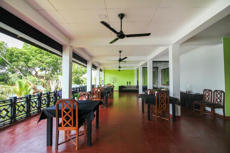 Hotel Kalla Bongo Lake Resort