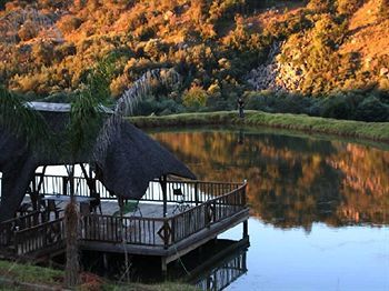 Bed & Breakfast Emahlathini Guest Farm