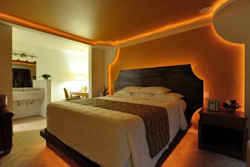 Hotel Romantic Inn & Suites
