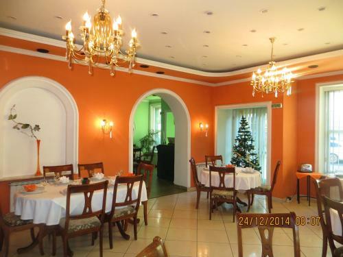 Hostal Pensiunea Curtea Bavareza