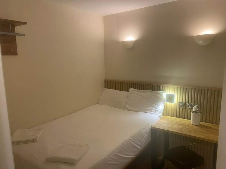 Exhibition Court Hotel 4