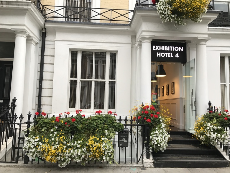 Exhibition Court Hotel 4