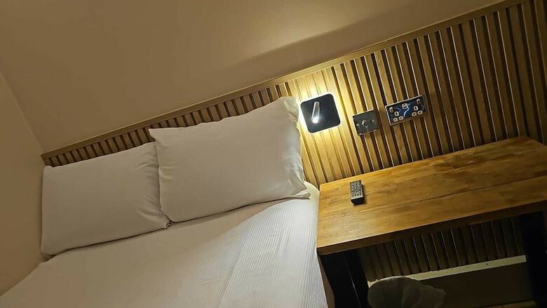 Exhibition Court Hotel 4