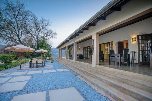 Hostal Abangane Guest Lodge