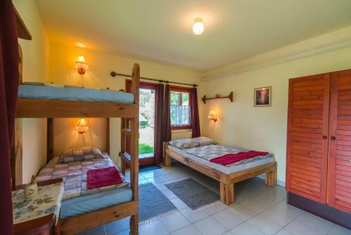Hostal Ark�num Vend�gh�z