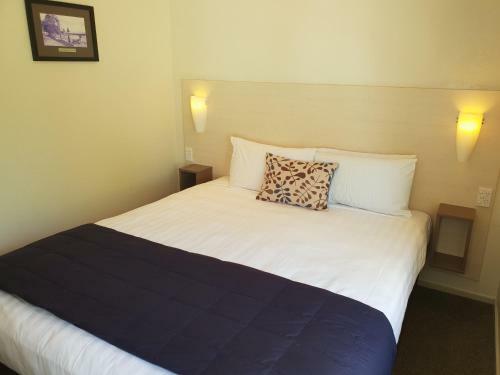 Hananui Lodge And Apartments