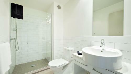 Hananui Lodge And Apartments