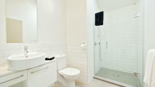 Hananui Lodge And Apartments