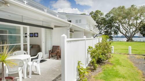 Hananui Lodge And Apartments