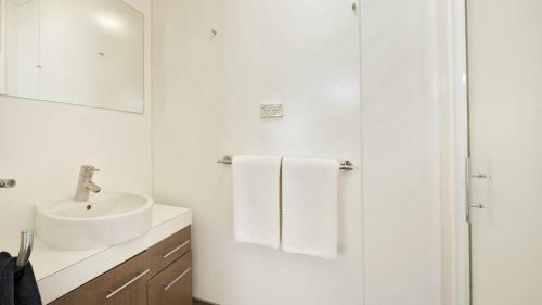 Hananui Lodge And Apartments