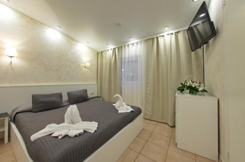 Fort R Hotel