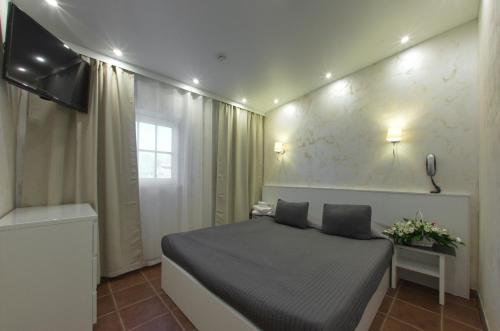 Fort R Hotel