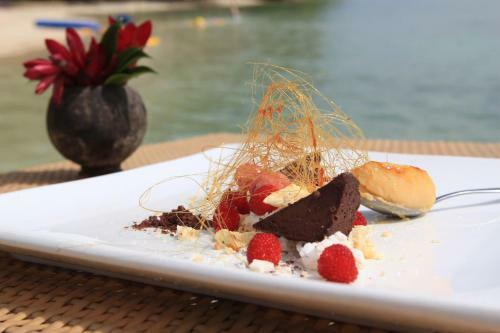 Hotel Erakor Island Resort & Spa