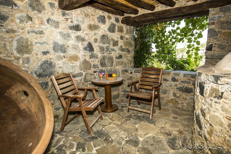 Hostal Ambelikos Traditional Agrohotel