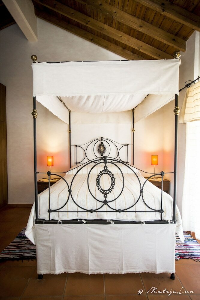 Hostal Ambelikos Traditional Agrohotel