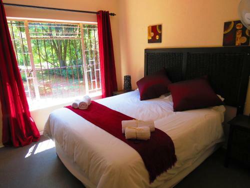 Meerkatplaats Guesthouse And B&B