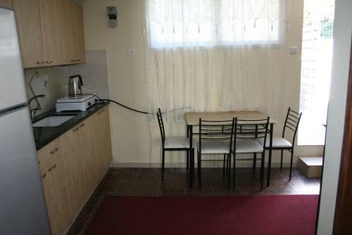 Two Bedroom Apartment With Patio And Pool