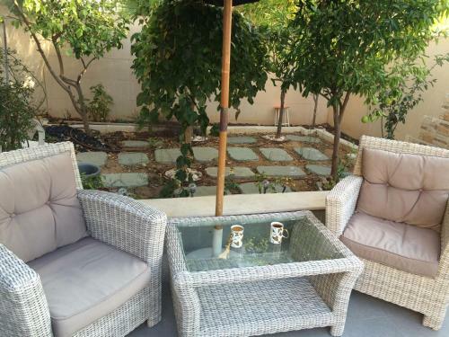 Two Bedroom Apartment With Patio And Pool
