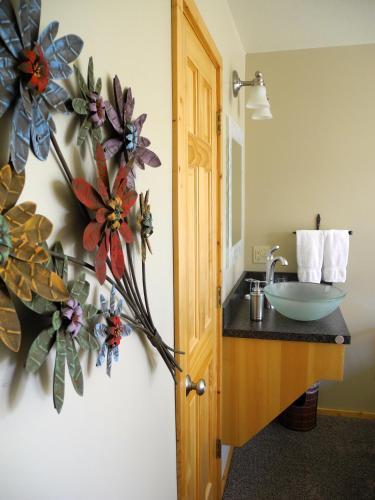 Bay Ave Bed And Breakfast Inn