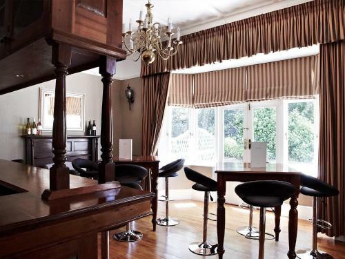 Hostal Parkes Manor