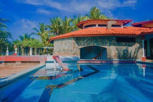 Hotel Las Olas Beach Resort
