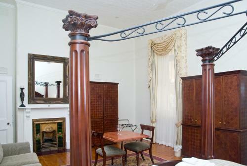 Hotel Hermitage Hill Country Retreat