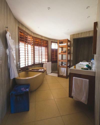 Coral Lodge 15.41