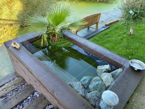 Hostal Waterside Guesthouse