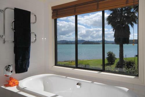 Hostal Pawhaoa Bay Lodge