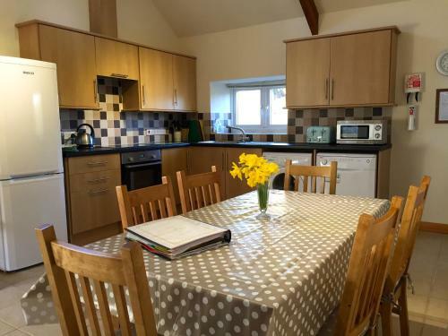 Cwmcrwth Farm Holiday Cottages