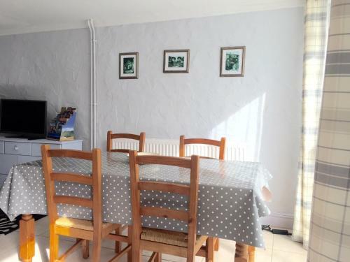 Cwmcrwth Farm Holiday Cottages