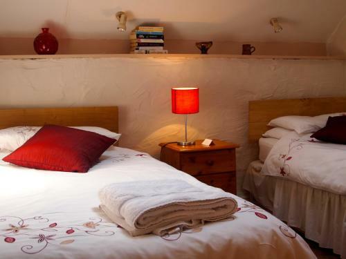 Cwmcrwth Farm Holiday Cottages